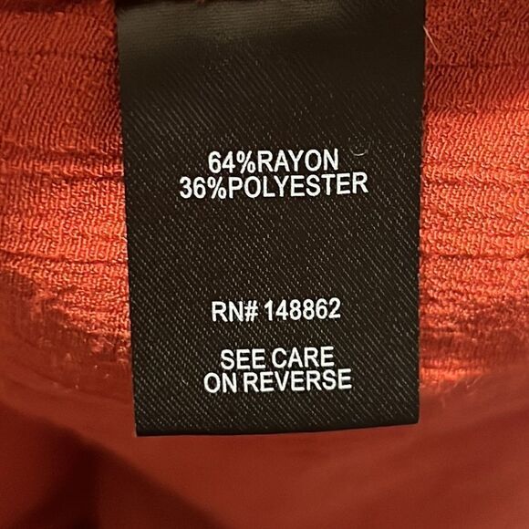 Torrid Blouse Top Woman’s Size Large Button-Down Red Roll Tab Sleeves Flowy - Picture 10 of 11